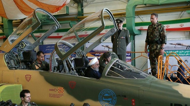 Erster selbstgebauter iranischer Kampfjet präsentiert