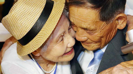 Tränenreiches Wiedersehen: Durch Krieg getrennte Familien treffen erstmals in Nordkorea zusammen