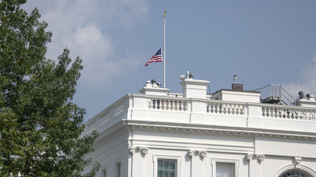 Trump würdigt McCains Dienste doch - US-Flaggen auf Halbmast