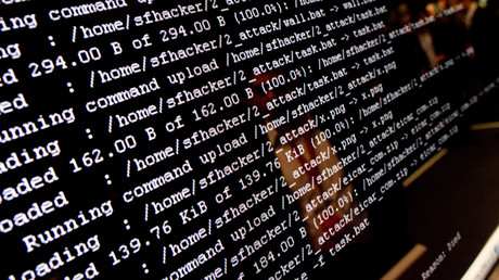 Trump: China hat die E-Mails von Clinton gehackt