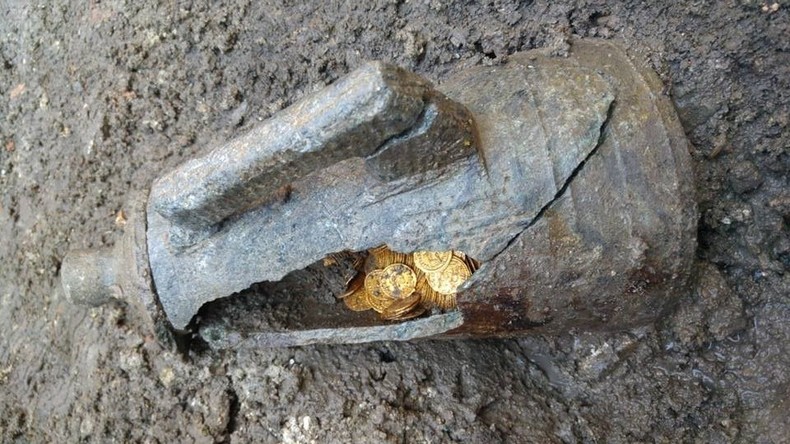 Caesars Geschenk: Glänzende altrömische Goldmünzen am Comer See in Italien entdeckt
