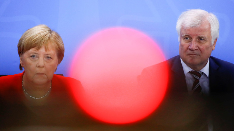 In der Elitenblase: Hunderte Künstler fordern Seehofers Rücktritt