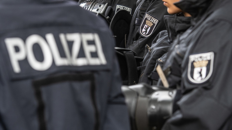 Polizei sucht in Deutschland nach Hunderten Islamisten