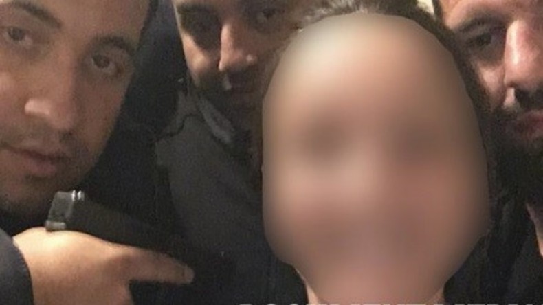 Brisant: Macrons ehemaliger Sicherheitsberater zielt bei Selfie mit Pistole auf den Kopf einer Frau
