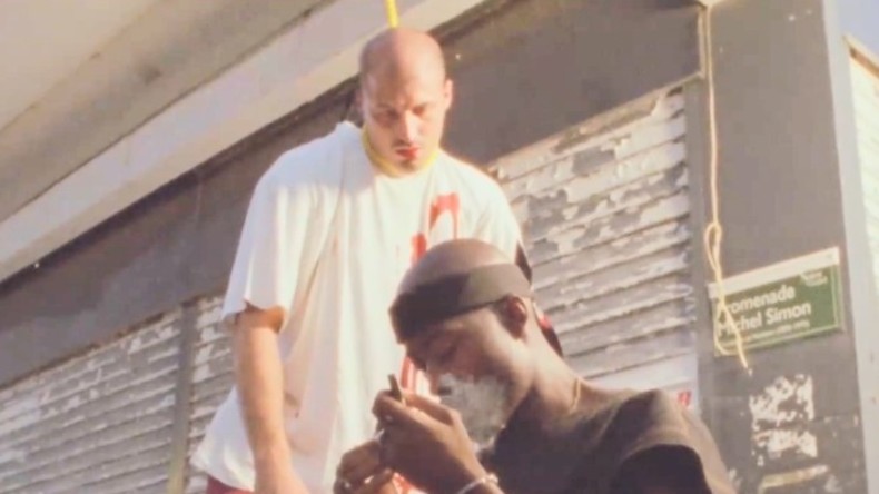 "Hängt die Weißen" – Französischer Rapper löst Debatte über Kunstfreiheit aus