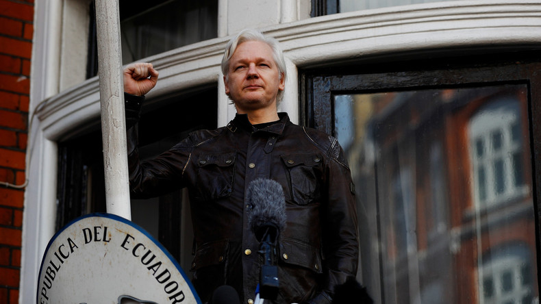 Julian Assange gibt Posten als Chefredakteur von Wikileaks ab 
