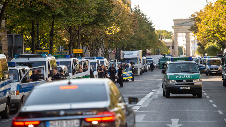 Höchste Sicherheitsstufe in Berlin wegen Erdoğan: Aufregung um verschwundenen Streifenwagen