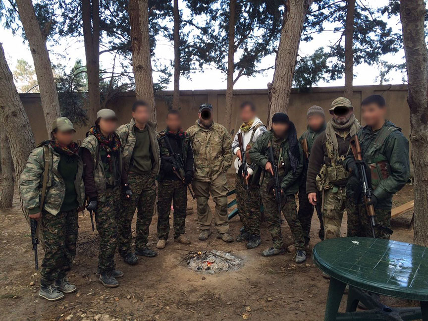 Bilder zeigen US-Militärpräsenz größer als vermutet - Private Söldner bilden Milizen in Syrien aus