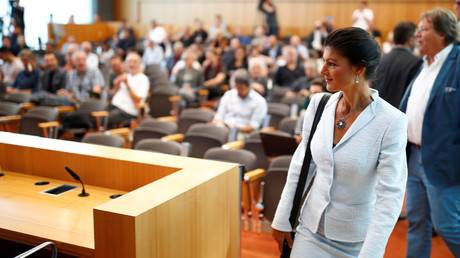 Bewegung "Aufstehen": Wagenknecht sieht Demokratie in der Krise