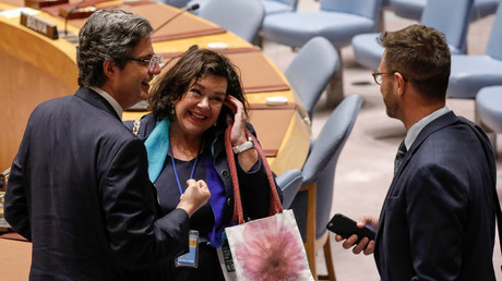 Gelöste Atmosphäre: Die britische UN-Botschafterin Karen Pierce mit ihrem französischen Amtskollegen François Delattre (links) nach der UN-Dringlichkeitssitzung.