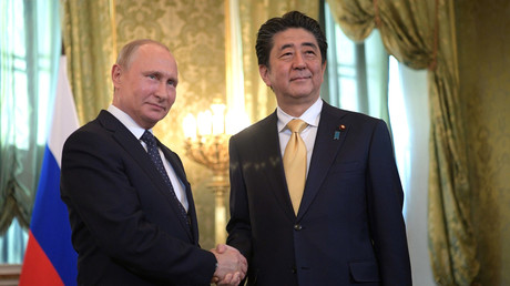 Video: Putin triftt Abe beim Eastern Economic Forum in Waldiwostock