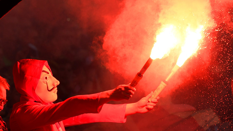 Ukrainische Fußballfans Tragen Bei Spiel T Shirts Mit Hitler Porträt