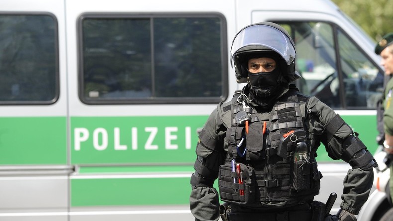 Schüler kündigt Tötungsdelikte an - Großeinsatz in Baden-Württemberg