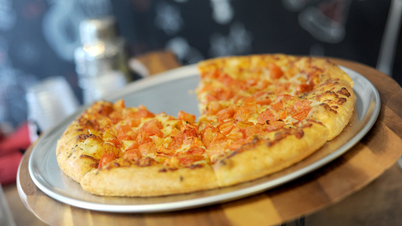 USA: Lieferbote fährt 800 Kilometer, um Krebskrankem Pizza zu überreichen