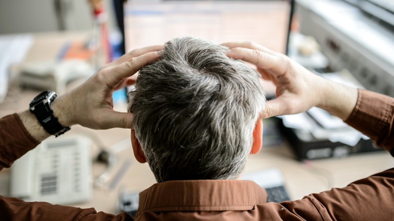 Stress und Überstunden: Viele Beschäftigte leiden unter Belastungen