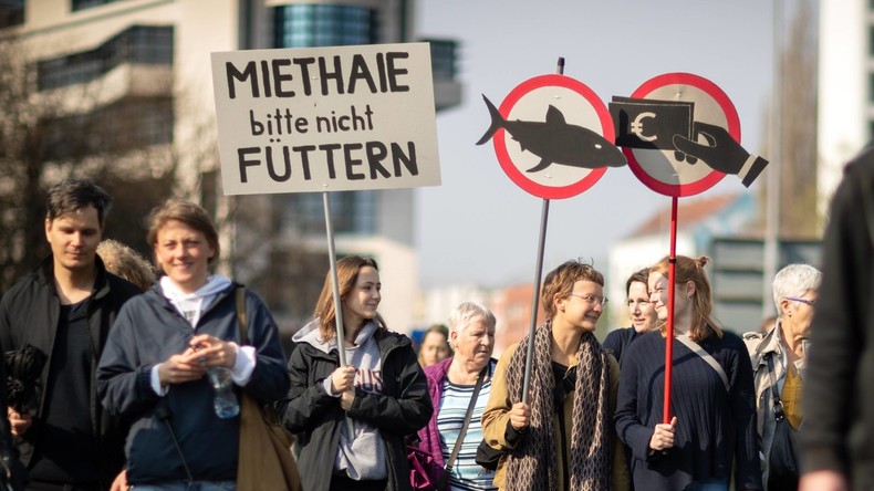 Hohe Mieten machen arm – Aktivisten fordern Enteignung großer Immobilienkonzerne