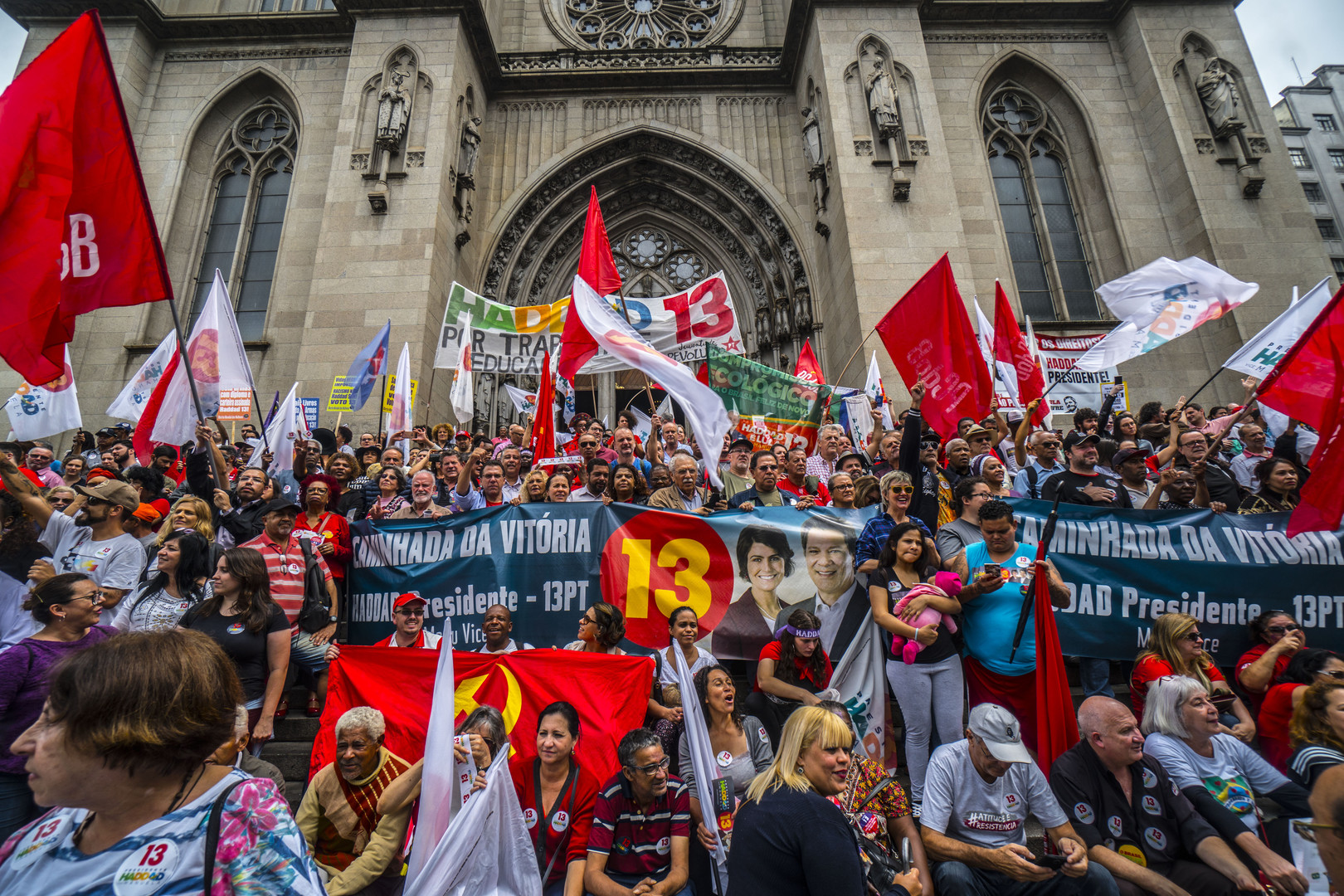 Noch ein Tag bis zu den Stichwahlen in Brasilien – Druck auf Universitäten und Gerichte nimmt zu