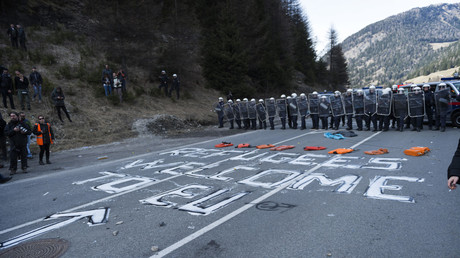Österreich zieht sich aus UN-Migrationspakt zurück