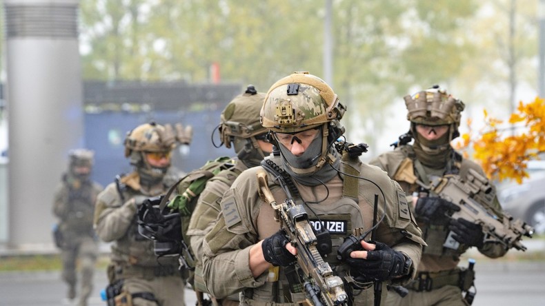 Spezialeinheiten aus ganz Deutschland üben in Hamburg Terror-Lage