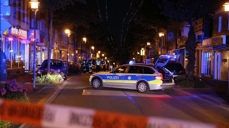 Gute Manieren: Räuber beklagt sich über zuviel Geld