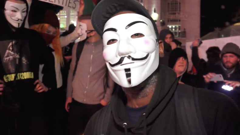 Grossbritannien: Anonymous sammeln sich in London zum 'Million Mask March'