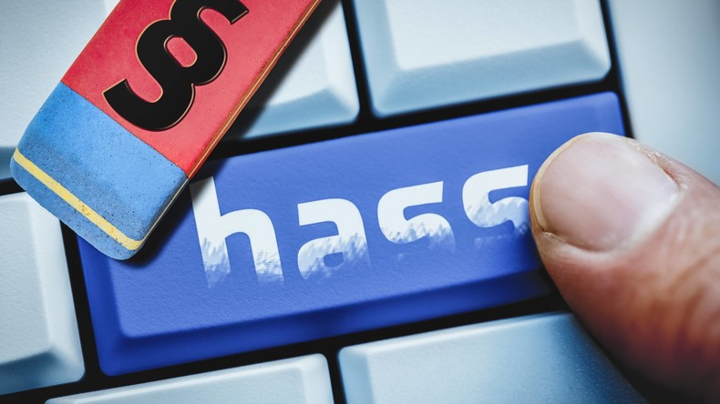 Großbritannien: Internet-Troll muss wegen Online-Hetze ins Gefängnis