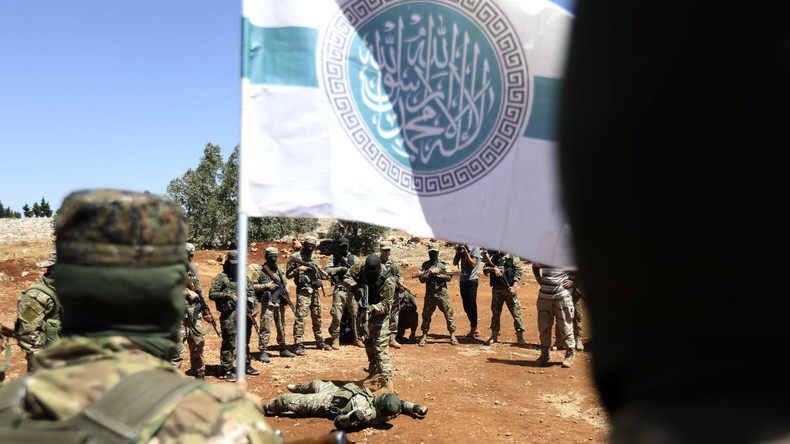 Syrien: Hai'at Tahrir Asch-Scham erklärt, in Idlib alle Rebellen vereint zu haben (Video)