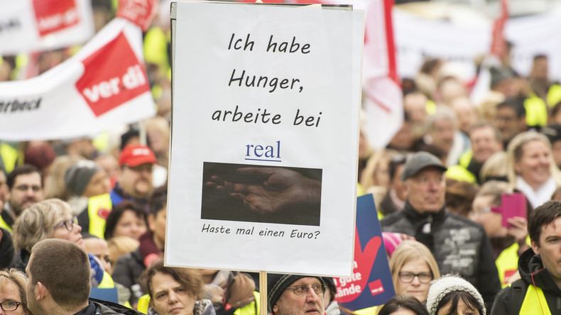 Tarifkonflikt bei Real: Tausende Beschäftigte streiken
