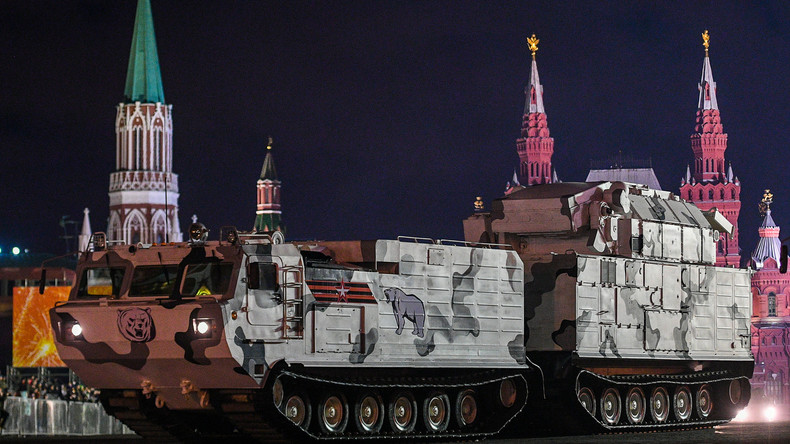 Luftabwehr für die russische Arktis – die ersten drei Tor-M2DT-Batterien in Dienst gestellt (Video)