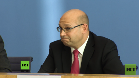 "Das ergibt keinen Sinn!" - Regierungssprecher verstrickt sich in weitere Widersprüche zu Weißhelmen