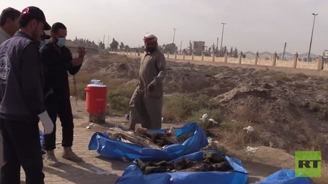 Massengrab mit über 1.500 Leichen in Rakka – Syrien beschuldigt Luftwaffen der Westkoalition