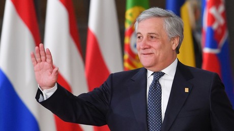 EU-Parlamentspräsident Antonio Tajani setzt mit Make-up Zeichen gegen Gewalt (Archivbild)