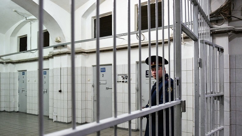 Strafvollzugsbehörde: Zahl der Inhaftierten in russischen Gefängnissen auf Rekordtief
