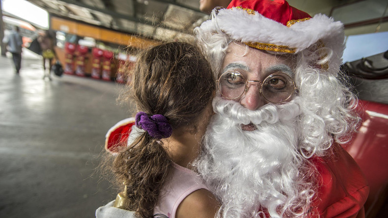 Sterbliche Überreste zweier vermisster Kinder im Garten von Walmart-Weihnachtsmann gefunden