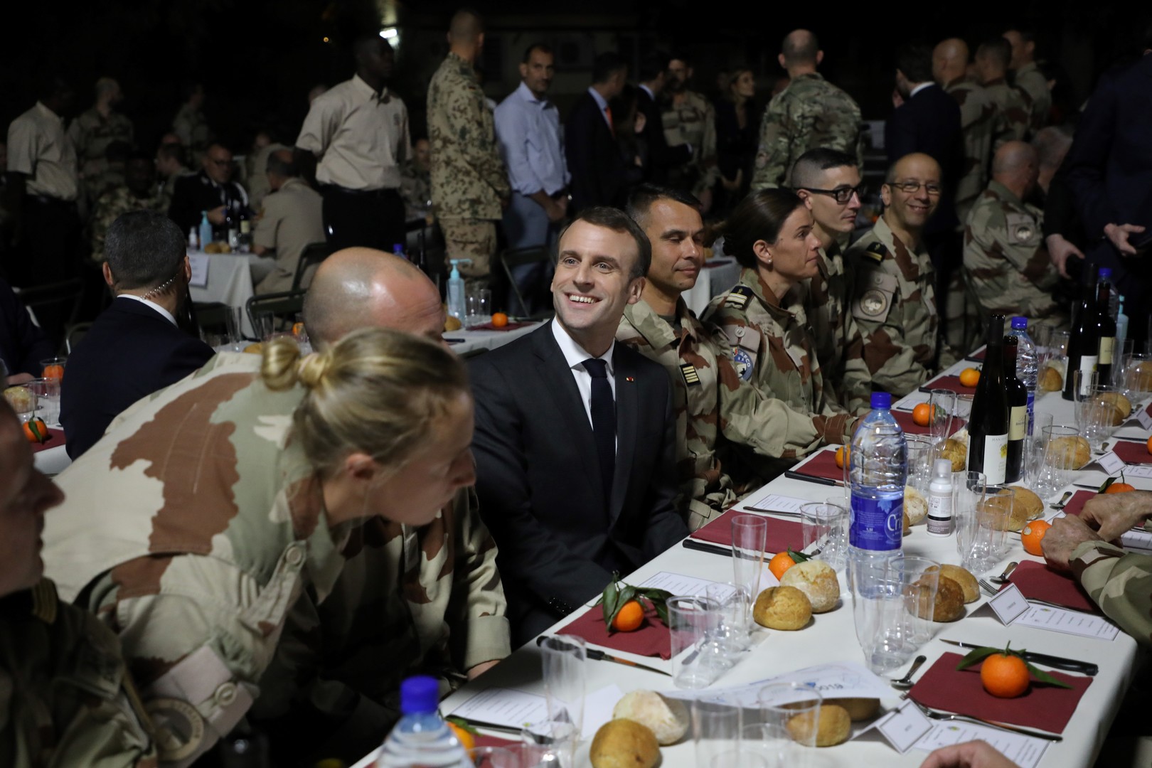 Frankreich: Macron traut sich nur noch geschminkt aus dem Haus