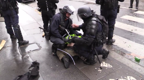Frankreich: Über 400 Festnahmen bei Demos der "Gelben Westen" in Paris