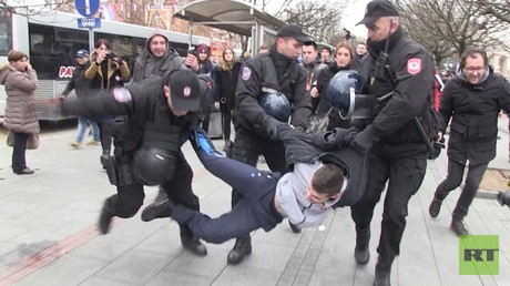 Protestwelle erfasst Westbalkan: Wer ist der Mörder von David Dragičević?
