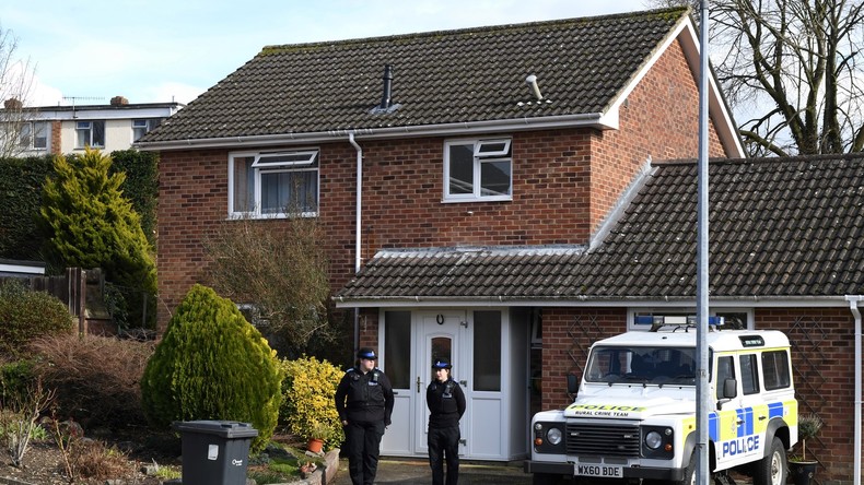 Bizarre Baumaßnahmen: Skripal-Haus soll neuen Dachstuhl bekommen