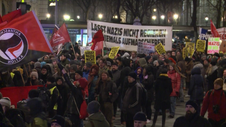 Österreich: Demo gegen den jährlichen Ball der FPÖ in der Hofburg