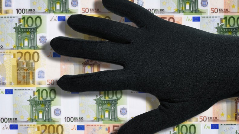 Schlag gegen internationale Bande - Anleger um Millionen betrogen