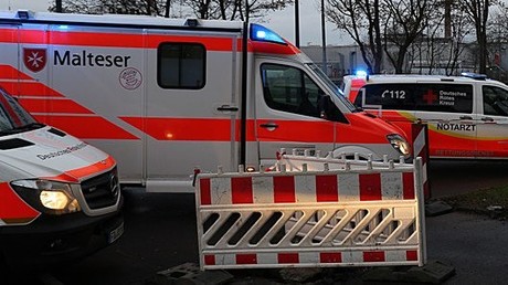 Fremdenfeindlicher Anschlag? Mann fährt in Fußgängergruppe
