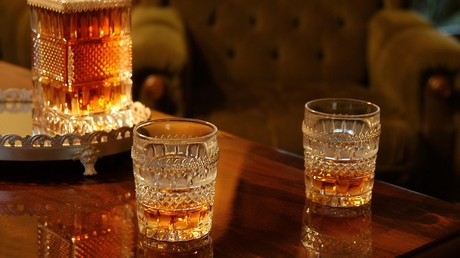 Exerzitien für Männer: Pfarrer testet Seelsorge mit Whisky