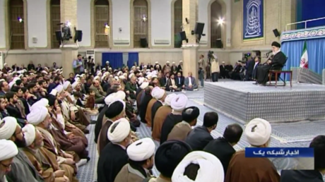 Khamenei: US-Sanktionen "beispiellos", US-Beamte "erstklassige Idioten"