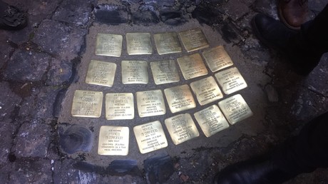 Gestohlene "Stolpersteine" in Rom wieder ersetzt