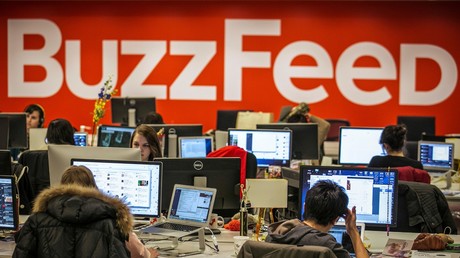 Trotz fehlender Quellenangabe: BuzzFeed verteidigt Trump-Bericht (Video)
