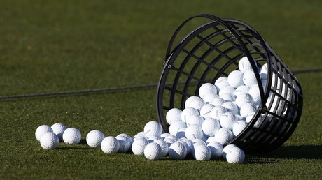 Bälle statt Boden - Zehntausende Golfbälle im Meer vor Kaliforniens Küste