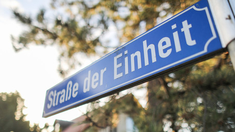 Westpresse empört über angebliches Demokratiedefizit in Dunkeldeutschland