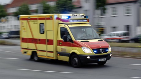 Autofahrer verletzt Schwangere schwer und begeht Unfallflucht