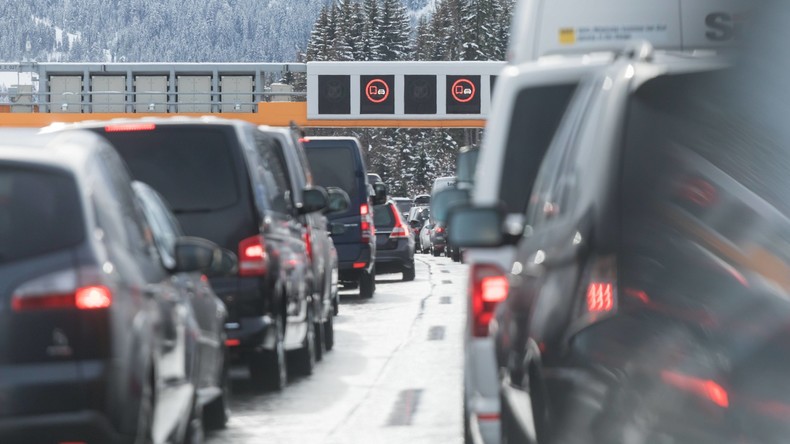 Italien kämpft gegen Schneechaos und Überschwemmungen