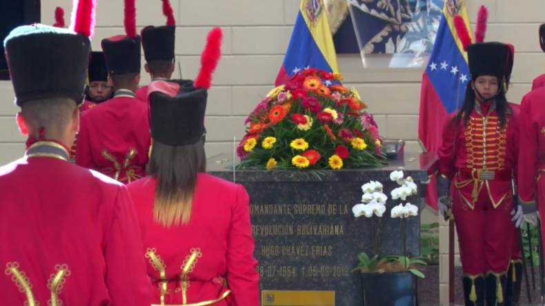 Venezuela: Chavistas halten Gedenkmarsch ab zum Gedenken an Hugo Chavez